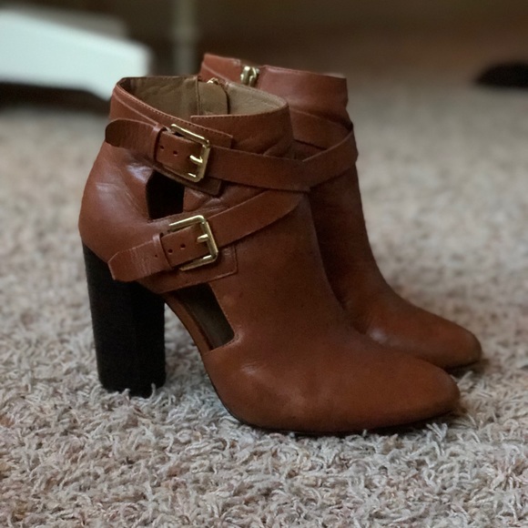 Atwell Cut Out Bootie - Picture 2 of 3